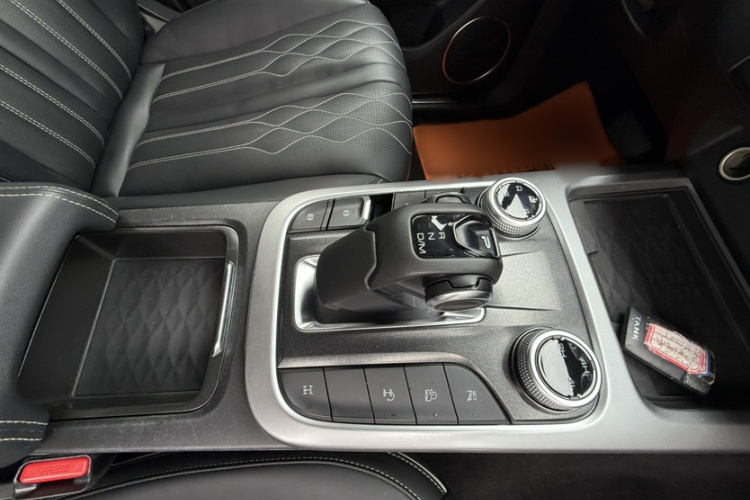 坦克300 2023款 越野版 2.0T 挑战者局部细节18