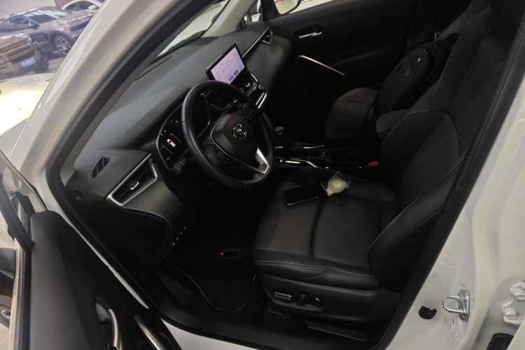 丰田 锋兰达 2023款 2.0L 智能电混双擎 尊贵版中控内饰19