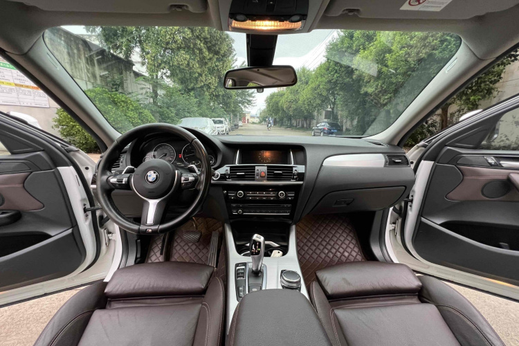 宝马X4 2016款 xDrive20i M运动型中控内饰7003