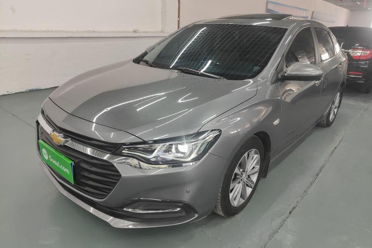 雪佛兰 科鲁泽 2022款 320 自动悦享天窗版车身外观1