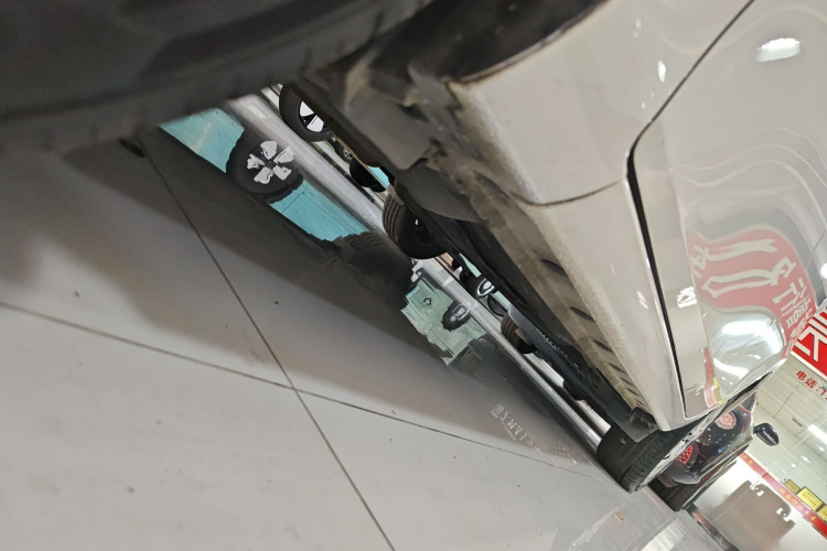 丰田 YARiS L 致享 2019款 1.5E CVT魅动版 国VI机舱底盘30