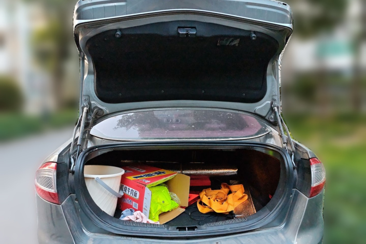 福特 蒙迪欧-致胜 2011款 2.0L GTDi200时尚型中控内饰23