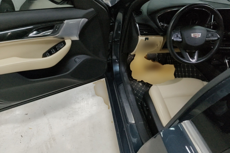 凯迪拉克CT5 2020款 改款 28T 豪华型中控内饰20