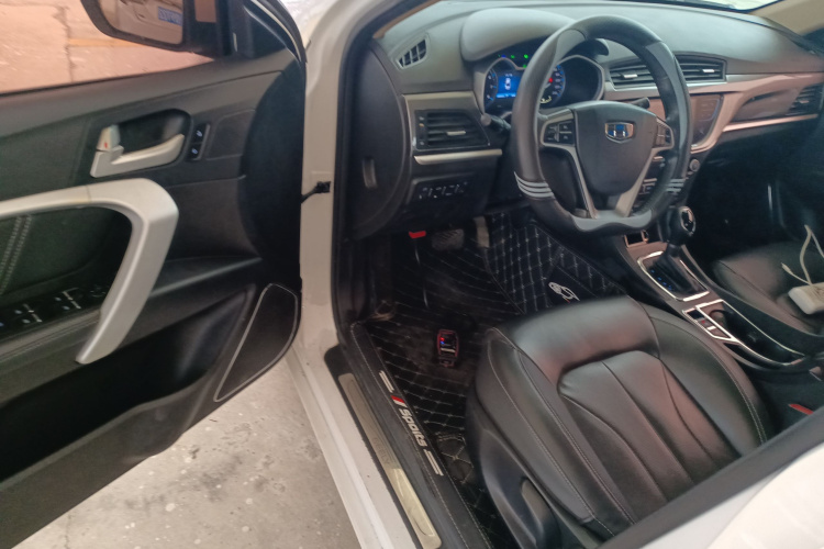 吉利汽车 帝豪 2017款 三厢百万款 1.5L CVT向上版中控内饰20