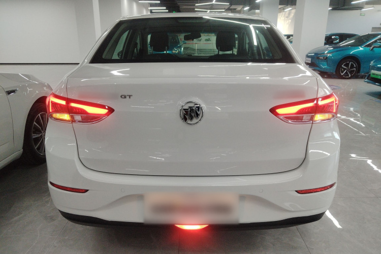 别克 英朗 2021款 改款 典范 1.5L 自动精英型车身外观6