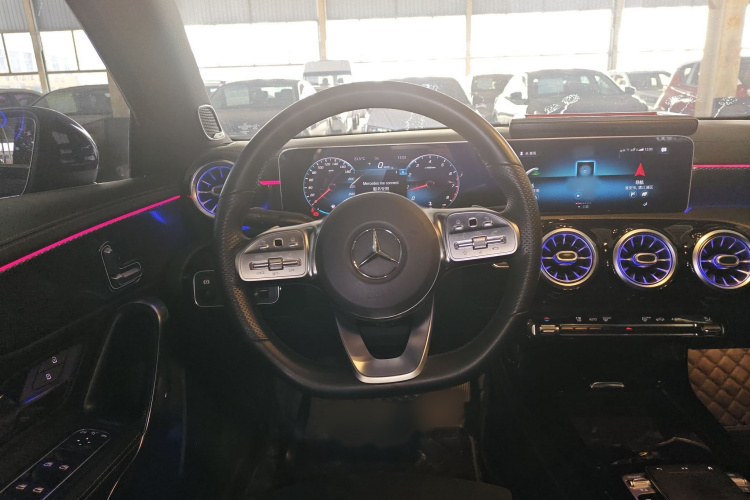 奔驰A级 2020款 A 200 L 运动轿车局部细节13