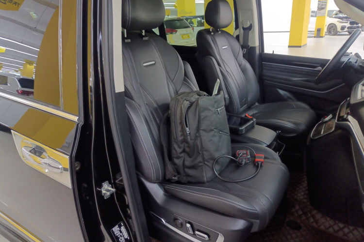 上汽大通MAXUS 大通G20 2021款 改款 PLUS 2.0T 柴油自动豪华版局部细节41