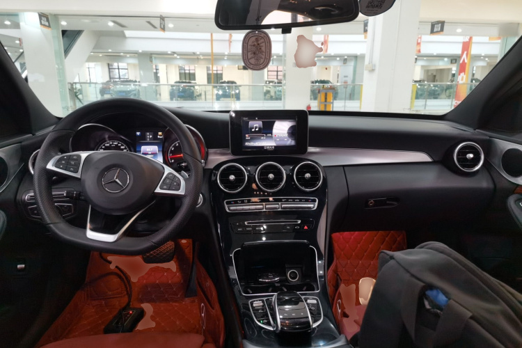 奔驰C级 2017款 改款 C 200 运动版中控内饰7002