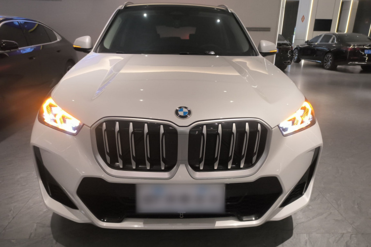 宝马X1 2023款 sDrive25Li M运动套装车身外观2