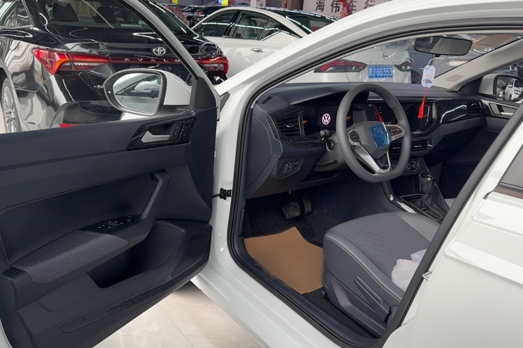 大众 朗逸 2025款 新锐 1.5L 出众新逸版中控内饰7002