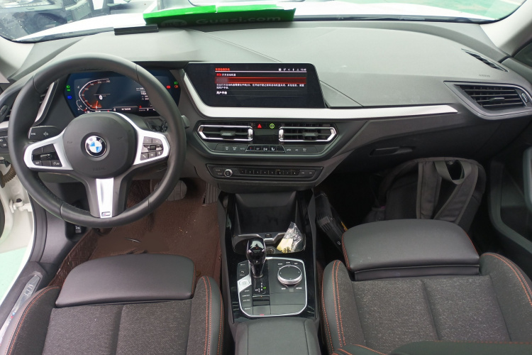 宝马2系(进口) 2023款 225i 四门轿跑车 M运动套装中控内饰7002