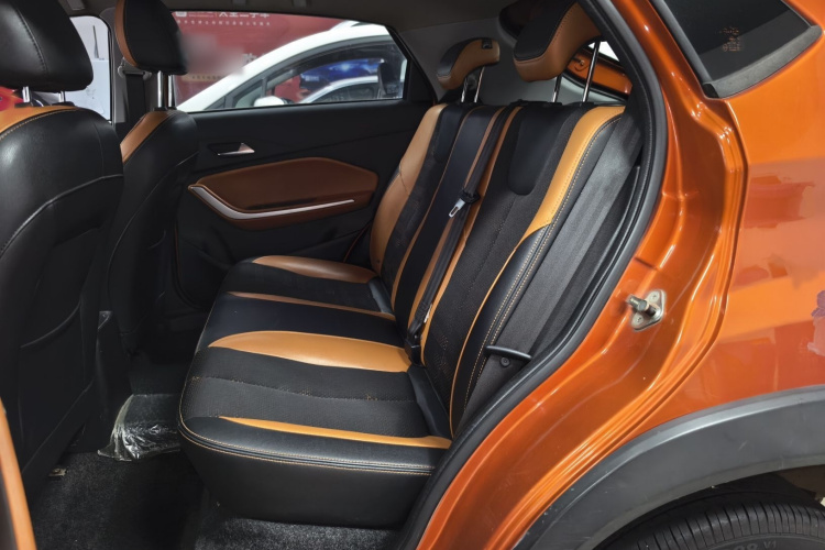 奇瑞 瑞虎3X 2017款 1.5L 手动时尚版中控内饰7004