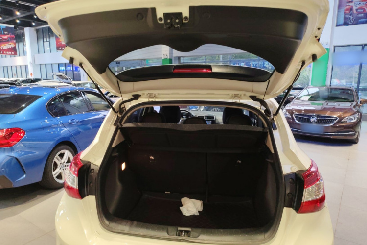 日产 骐达TIIDA 2016款 1.6L CVT智行版机舱底盘23