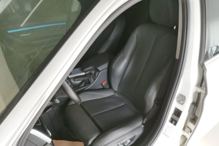 宝马3系 2018款 320Li 时尚型局部细节19