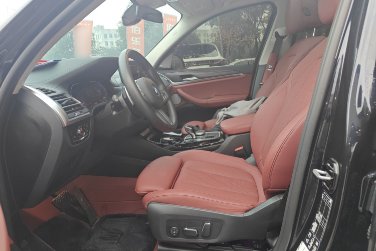 宝马X3 2023款 改款 xDrive30i 领先型 M曜夜套装中控内饰19