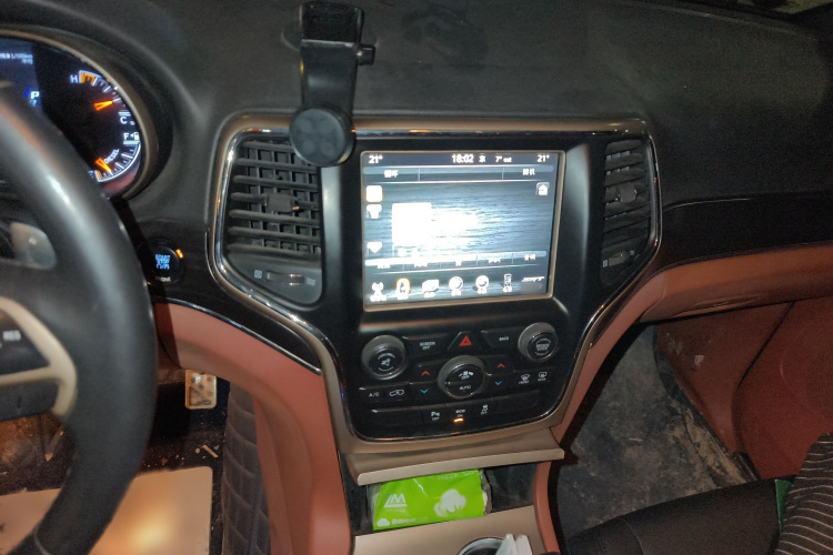 Jeep 大切诺基(进口) 2014款 3.0TD 柴油 舒享导航版局部细节16