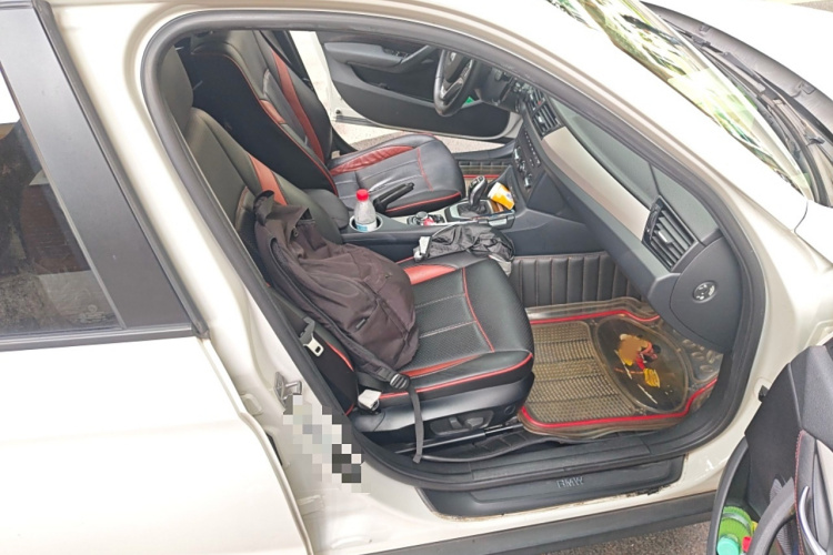 宝马X1 2014款 sDrive18i 时尚型局部细节9005