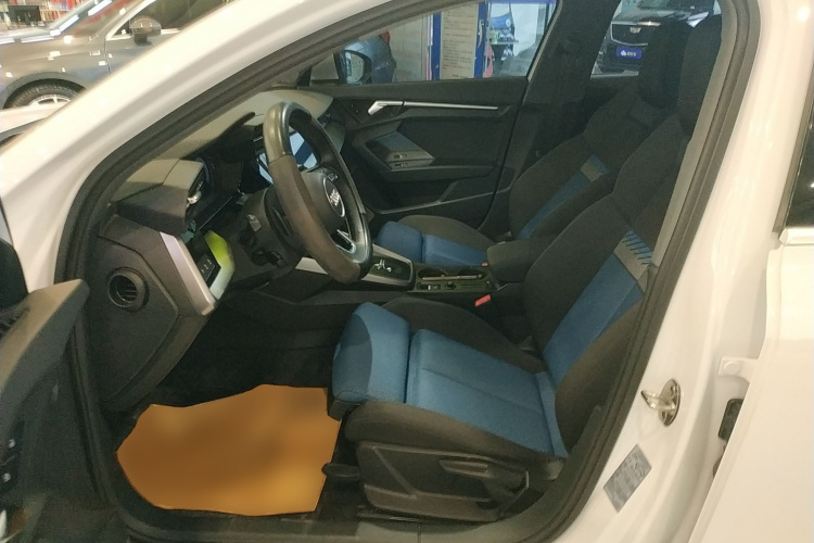 奥迪A3 2023款 Sportback 35 TFSI 进取致雅型中控内饰19
