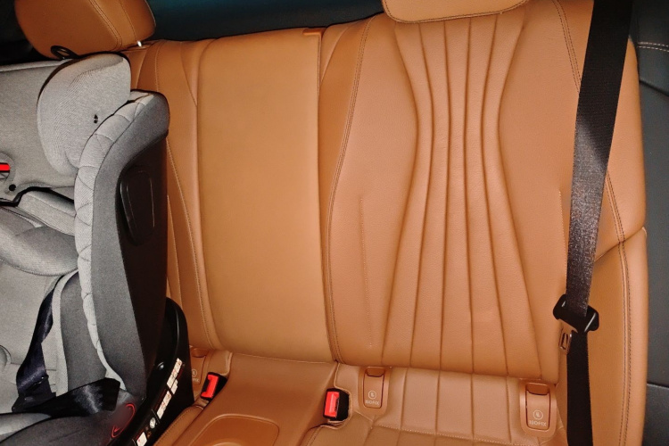 奔驰E级(进口) 2019款 E 200 4MATIC 轿跑车中控内饰21