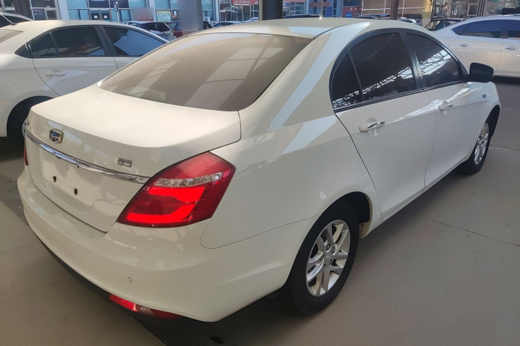 吉利汽车 帝豪 2017款 三厢百万款 1.5L 手动豪华型车身外观7