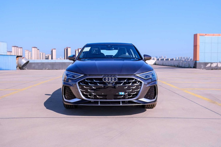 奥迪A3 2025款 A3L Limousine 35TFSI 飞驰尊享型车身外观6001