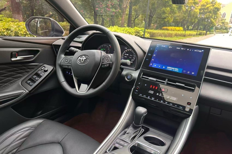 丰田 亚洲龙 2023款 2.5L Touring尊贵版中控内饰7002