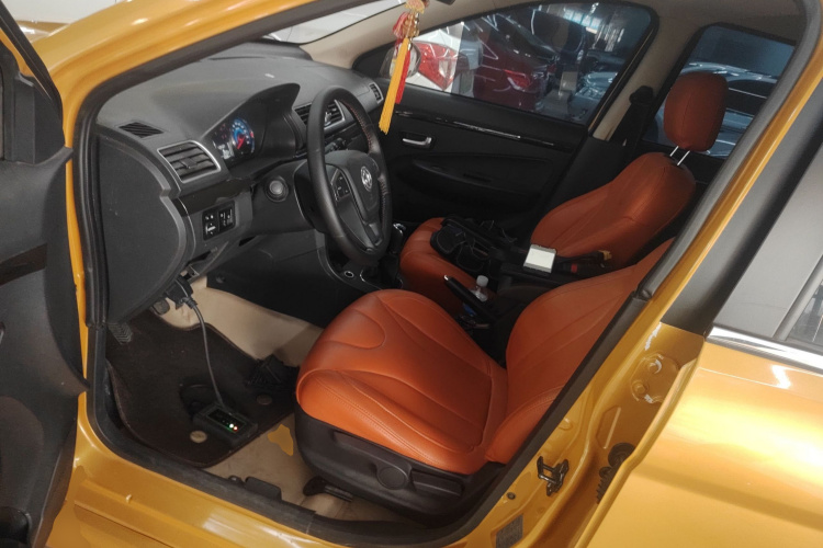 东风风光 风光370 2016款 1.5L 手动豪华型SFG15-05 7座局部细节19