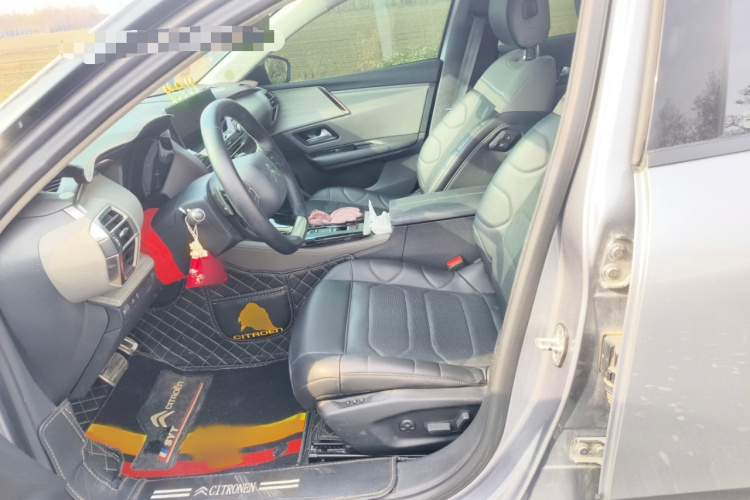 雪铁龙 凡尔赛C5 X 2021款 1.6T 耀不凡局部细节19