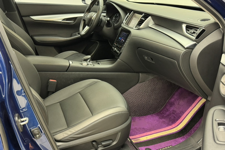 英菲尼迪QX50 2018款 2.0T 四驱菁英版中控内饰7003