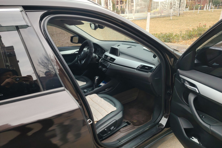 宝马X1 2016款 sDrive18Li 尊享型局部细节9005