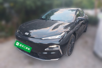 吉利银河 银河星耀8 2025款 130km EM-i 尊贵版