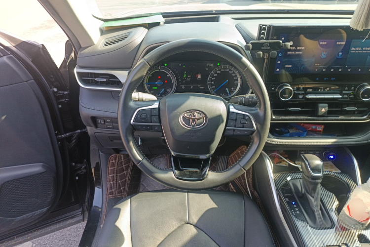 丰田 汉兰达 2022款 双擎 2.5L 四驱尊贵版 7座中控内饰13