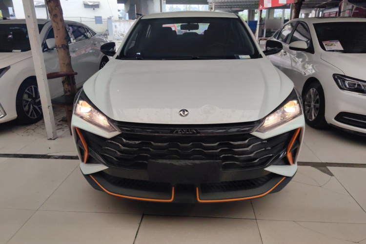 东风风神 奕炫 2024款 1.5L 自动劲速版车身外观2