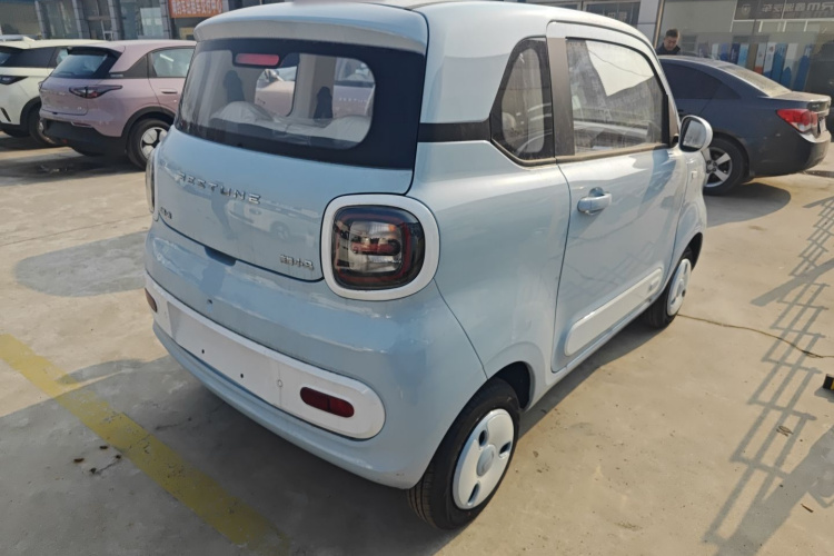 奔腾小马 2026款 222km 炫彩马车身外观7