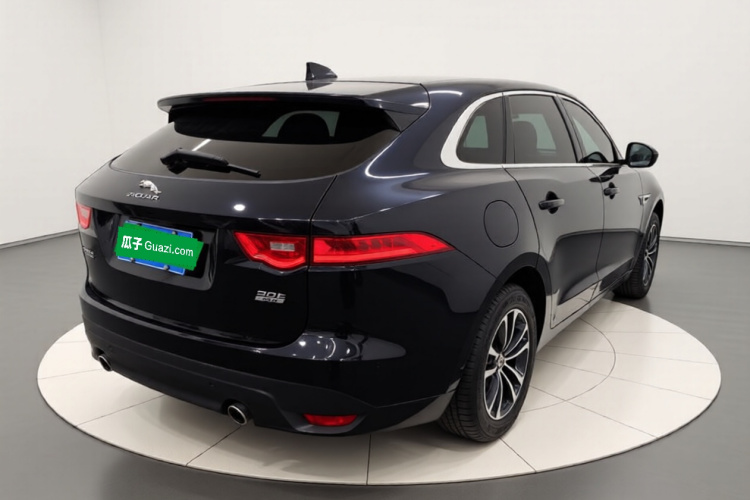 捷豹F-PACE 2018款 改款 2.0T 四驱R-Sport运动版车身外观7