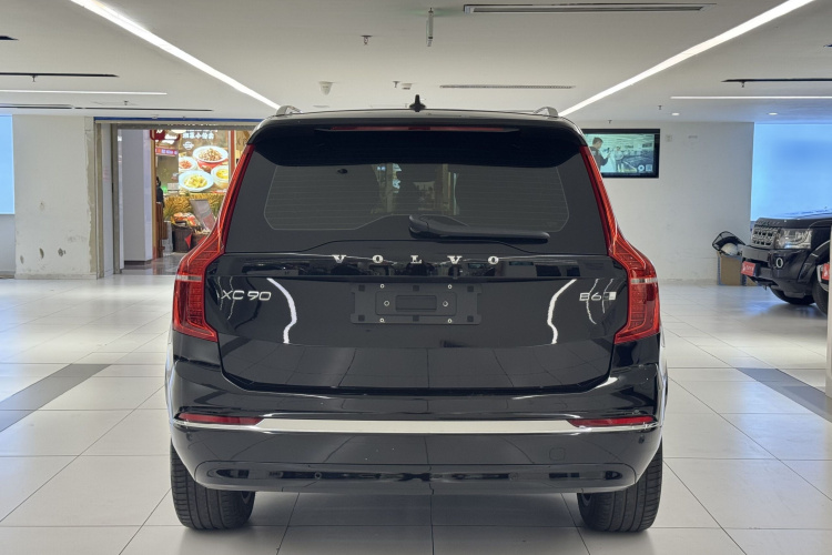 沃尔沃XC90 2023款 B6 智逸豪华版 7座车身外观6003