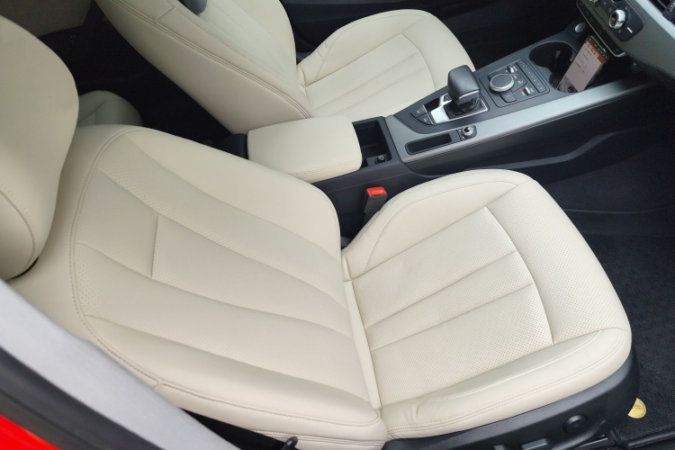 奥迪A4L 2019款 40 TFSI 进取型 国VI局部细节41