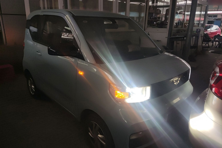 五菱汽车 宏光MINIEV 2020款 自在款 磷酸铁锂车身外观3