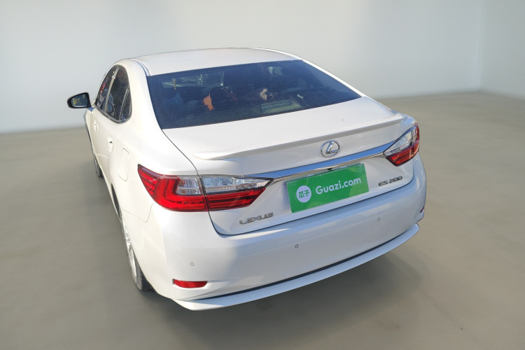 雷克萨斯ES 2015款 200 精英版车身外观5