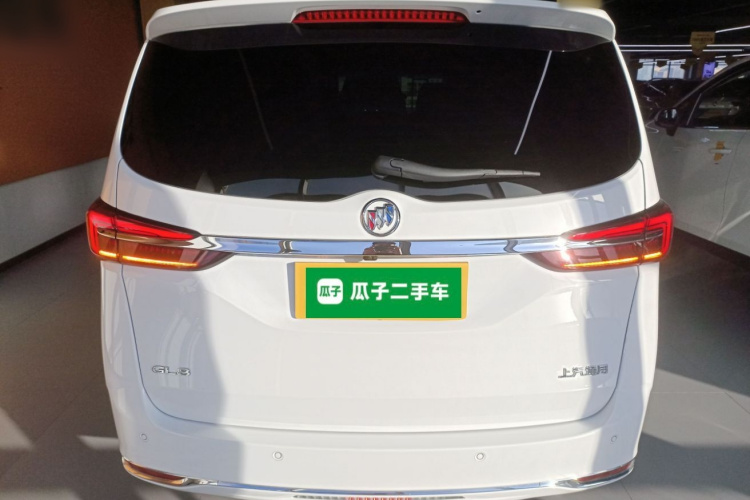 别克GL8 2023款 陆上公务舱 652T 豪华型车身外观6