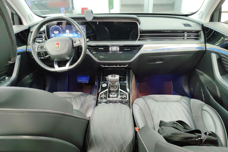 红旗HS5 2022款 改款 2.0T 智联旗享版中控内饰12