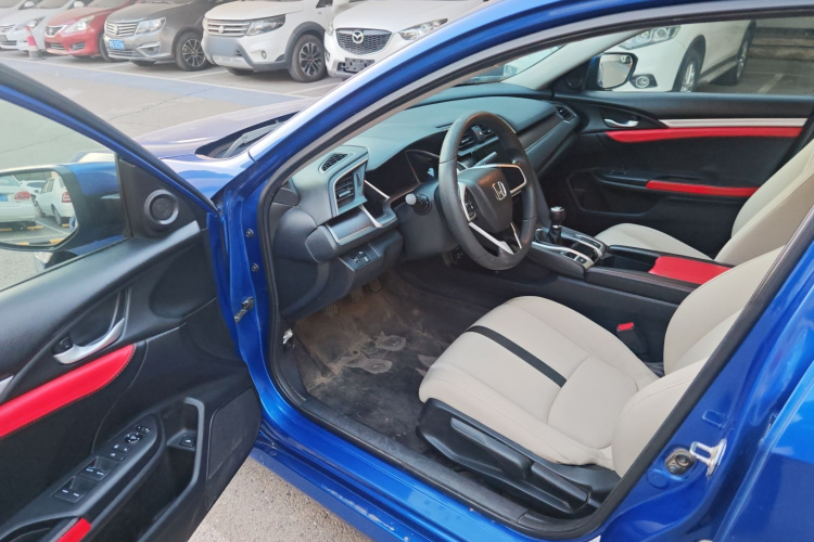 本田 思域 2016款 220TURBO 手动豪华版中控内饰20