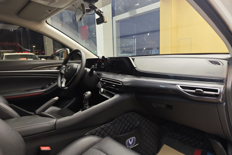 长安 逸动 2020款 PLUS 1.6L GDI 手动豪华型中控内饰7001