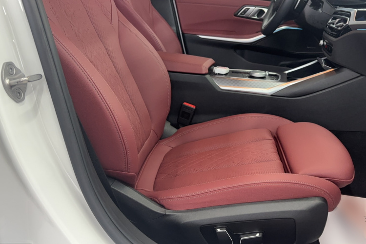 宝马3系 2024款 325Li M运动曜夜套装局部细节41