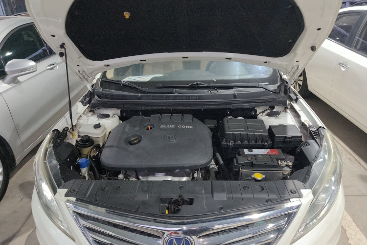 长安 逸动 2015款 1.6L 自动豪华型机舱底盘24