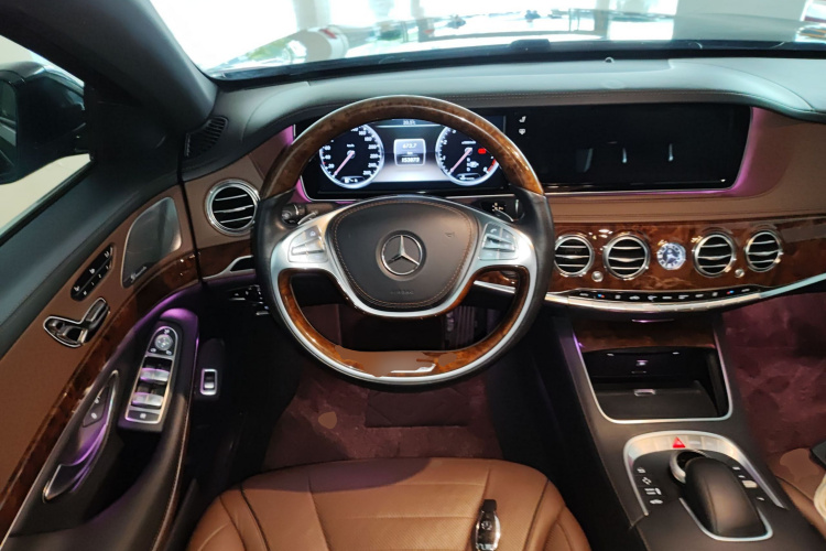 奔驰S级 2014款 S 500 L中控内饰13