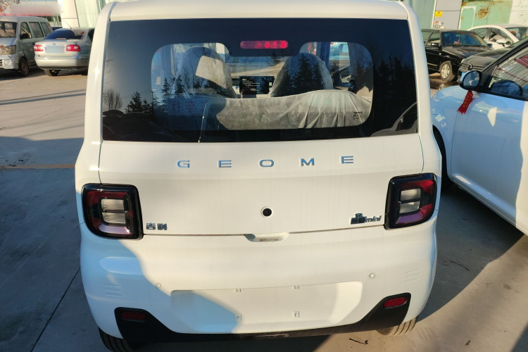 吉利银河 2024款 熊猫mini 200km 耐力熊车身外观6