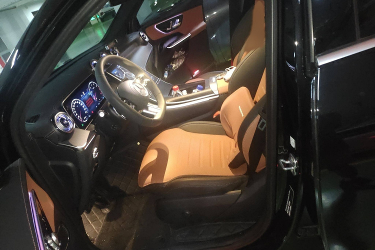 奔驰GLC 2023款 GLC 260 L 4MATIC 豪华型 5座局部细节19