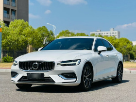 沃尔沃S60 2021款 T4 智逸豪华版