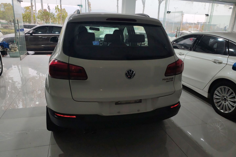 大众 途观 2016款 300TSI 自动两驱风尚版车身外观6